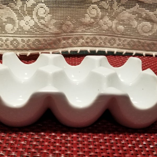 Ceramic Egg Crate in White - Egg Holder - Small  (6 eggs)
