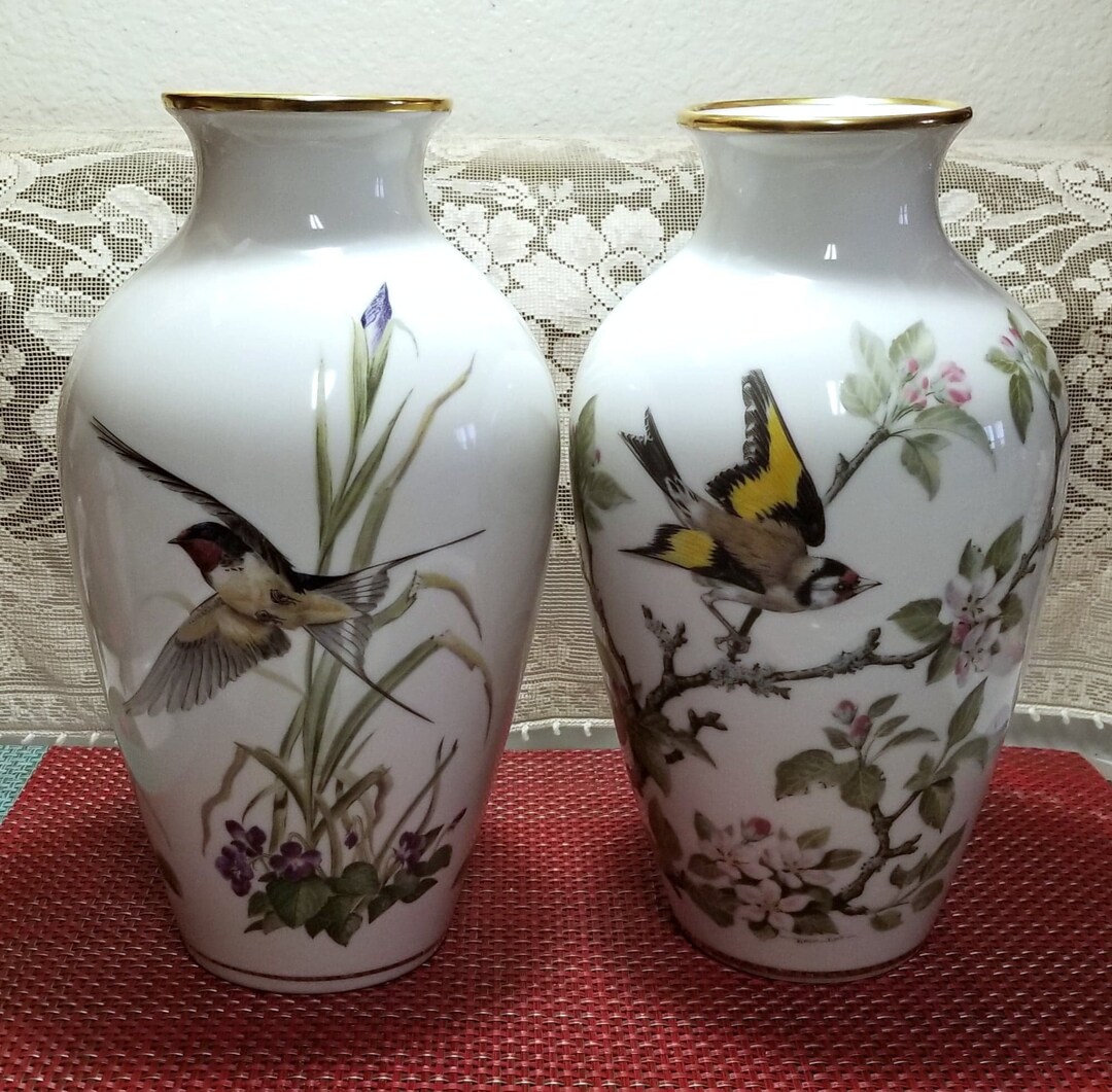フランクリン ポーセリン The Meadowland Bird Vase Vintage Franklin Porcelain The Meadowland Bird Artist-Signed