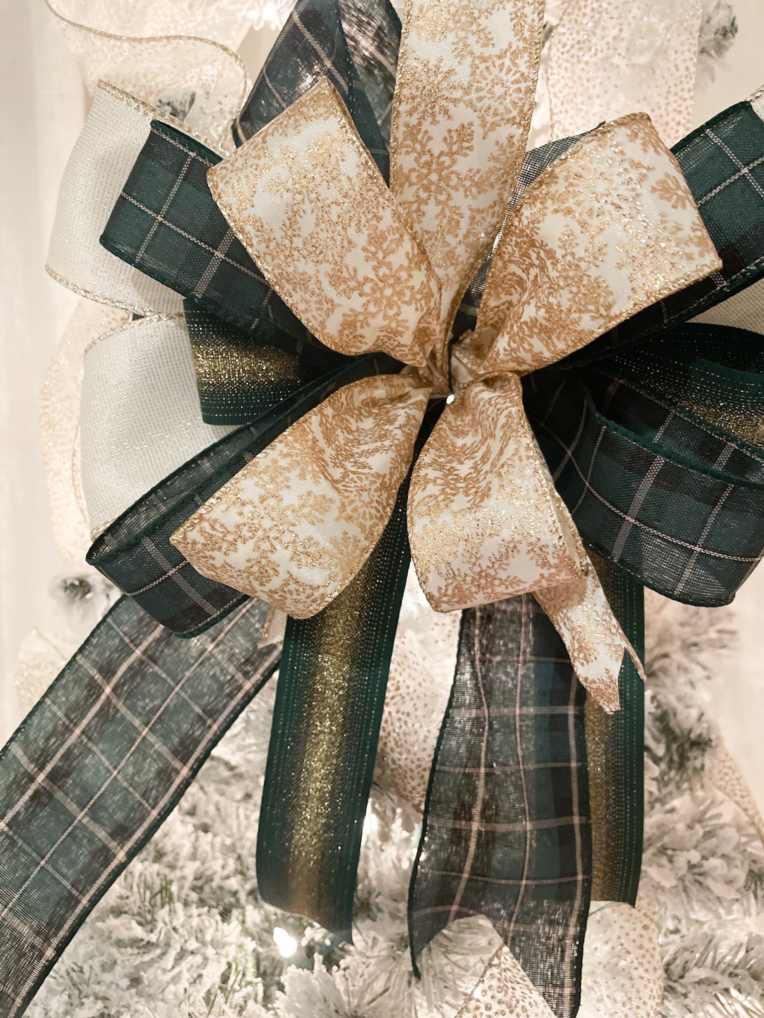 Elegant Green Gold and Cream Christmas Wreath Bow | Christmas Tree ...