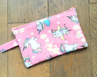 Fleece kit - pink unicorn zippered clutch