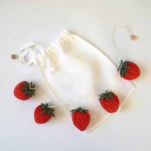 Nursery garland Strawberries/ felt garland/ Strawberries garland/ nursery decor/ fruit theme/ Strawberries decor/ baby birthday gift