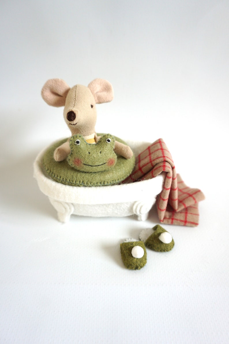 Collectible bath set/ Bath set Frog/ bath set for a doll/ felt bath set/ handmade/ doll house/ girl gifts/ birthday gifts/ unique items/ image 3