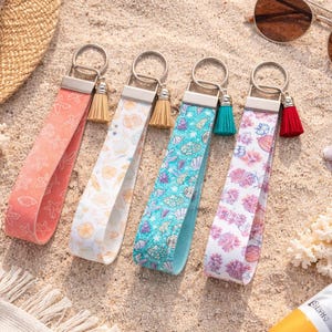 Beach Wristlet Keychain | Coastal Faux Leather Key Fob | Seashell Wristlet Strap | Beach Lover Gift | Ocean Inspired Keychain Bracelet