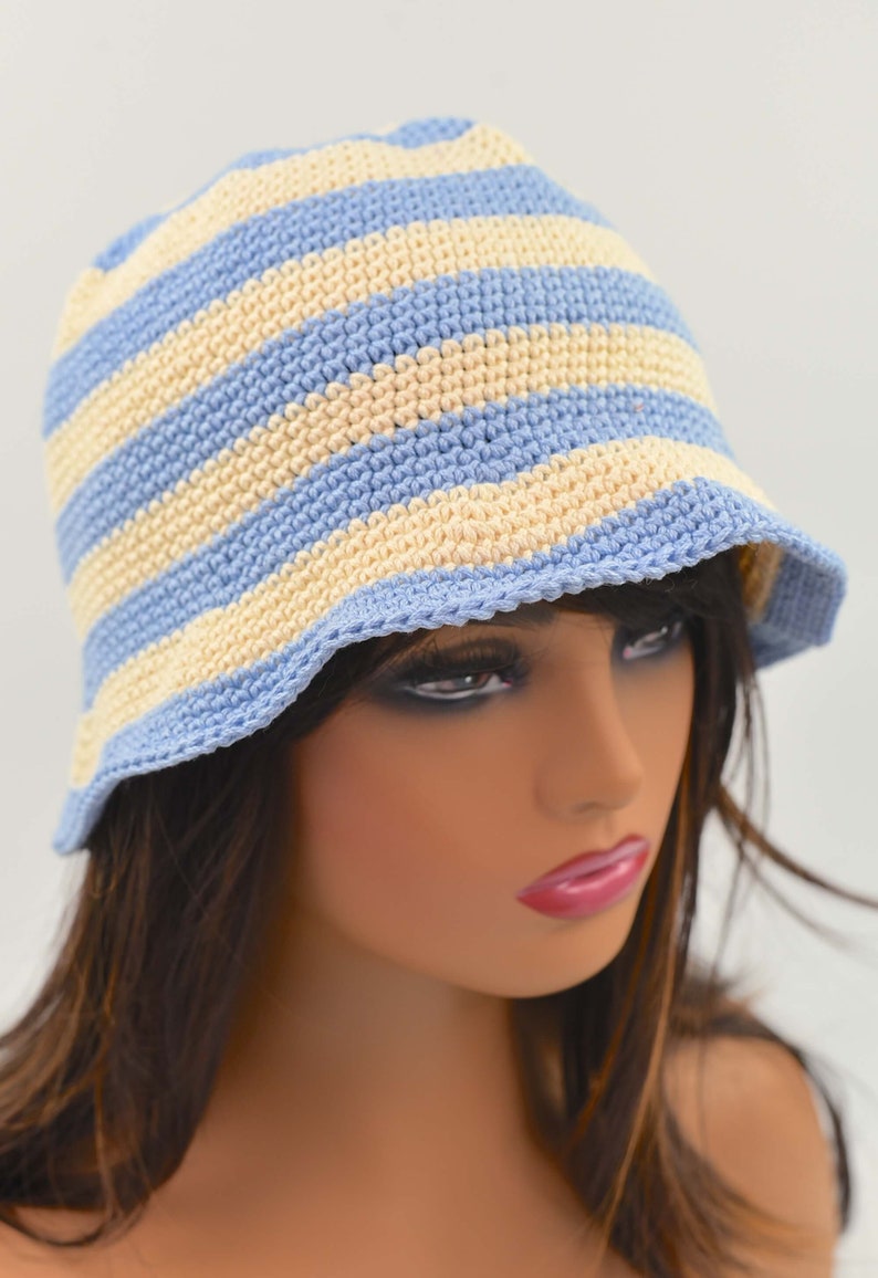 Women's Bucket Hat Crochet Pattern
