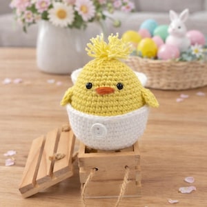 Pintinho de crochê dentro de um ovo, amigurumi sem costura (download em PDF)