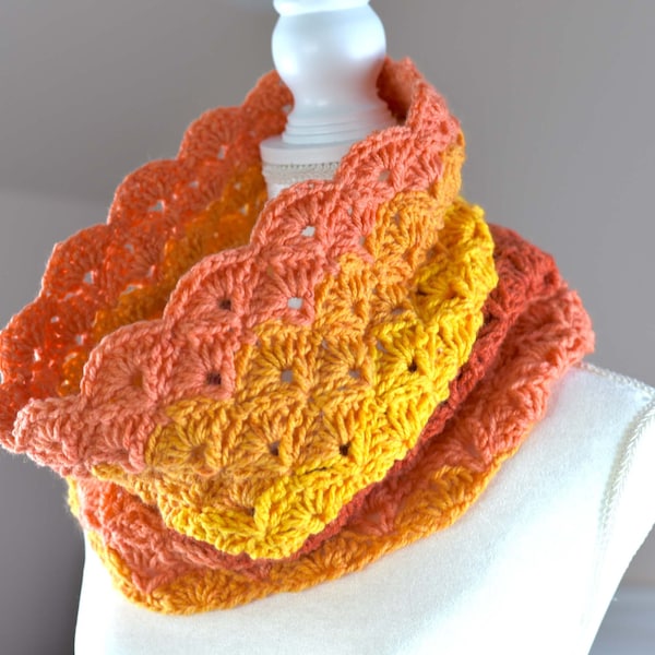 Crochet Cowl Pattern, (PDF download), Crochet Scarf Pattern, Crochet Infinity Scarf pattern, Crochet Cowl, Shell Stitch Cowl