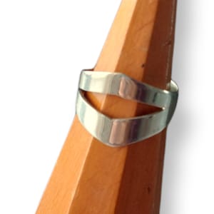 Unisex Alpaca Silver Geometric Rhombus Smooth Wide Band Thumb Ring