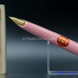 Pilot F &quot;2A&quot; Pink EF Nib Fountain Pen NOS Vintage 1970s Rare Collectible