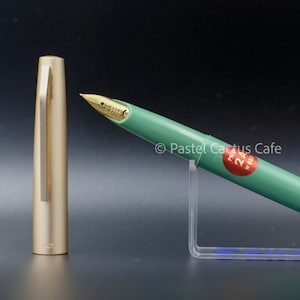 Pilot F &quot;2A&quot; Green EF Nib Fountain Pen NOS Vintage 1970s Rare Collectible
