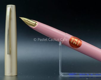 パイロット F "2A" ピンク EF ペン先 万年筆 NOS ヴィンテージ 1970年代 希少コレクターズアイテム