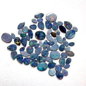 Naturlig Boulder Opal-dubbel ädelstensblandning Lös ädelsten, lott 5 karat, 4-6 st, lott 3-10 mm, australisk Boulder Opal för smyckestillverkning
