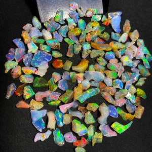 Magnifique opale naturelle polie brute | Opale éthiopienne de haute qualité pour la fabrication de bijoux 100 carats 4-8 mm | Pépites d'opale AAA