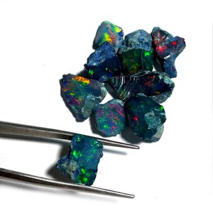 AAA Natural Black Opal Rough Lot 50 CT Black Welo Fire Opal Raw, Natuurlijke Ethiopische Opal Rough Gemstone, Black Opal Rough Voor het maken van sieraden