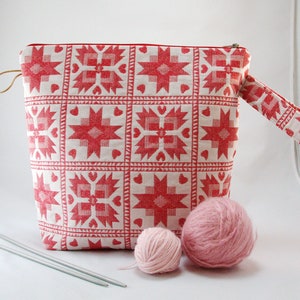 Zippered Knitting Project Bag: Red Star Quilted Print, Yarn Crochet Storage, Gift for Knitter