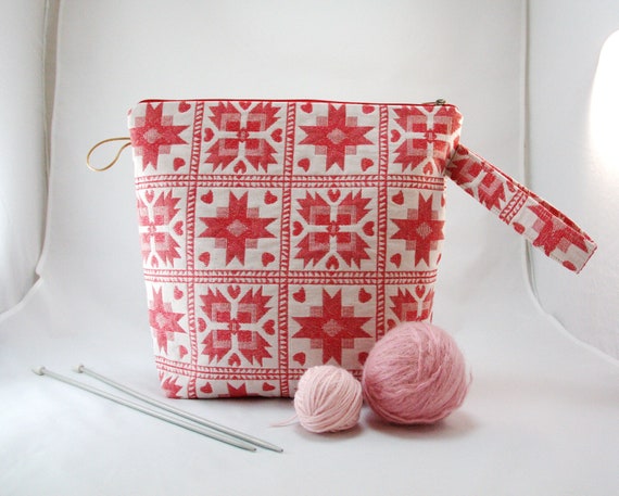 Zippered Knitting Project Bag: Red Star Quilted Print, Yarn Crochet Storage, Gift for Knitter