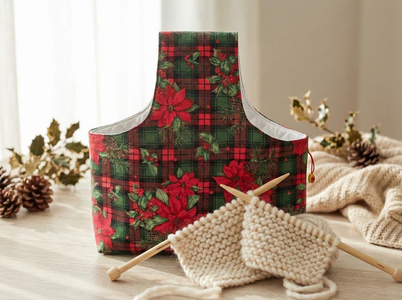 Zippered Knitting Project Bag: Red Star Quilted Print, Yarn Crochet Storage, Gift for Knitter image 9