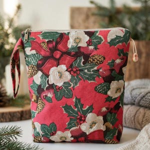 Zippered Knitting Project Bag: Red Star Quilted Print, Yarn Crochet Storage, Gift for Knitter image 10