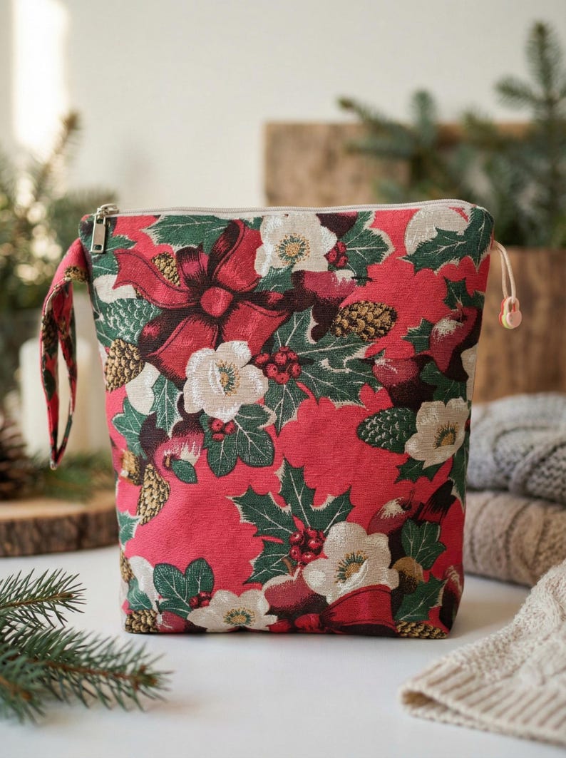 Zippered Knitting Project Bag: Red Star Quilted Print, Yarn Crochet Storage, Gift for Knitter image 10