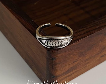Vintage noodlijdende visring, retro dierenring, unisex ring, manring vrouw ring, verstelbare visring, statement ring, zeeliefhebber cadeau