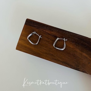 Silver Square Hoop Earrings, Classic Irregular Square Geometric Huggie Hoop Earrings, Simple Hoop Earrings for Everyday, for Any Occasion