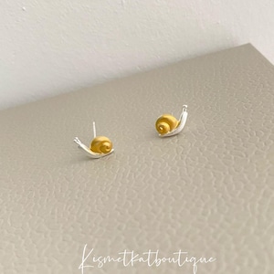 Cute Snail Stud Earrings, Gold & Silver Animal Earrings, 10x7mm Dainty Snail Jewellery，Little Snail Stud for Everyday Wear, Gift for Her