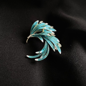 Stunning Blue Phoenix Tail Design Brooch - A Symbol of Rebirth and Renewal