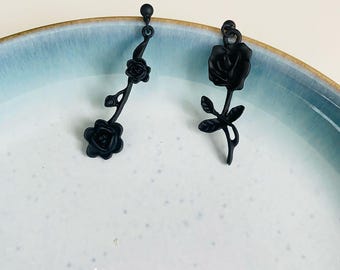 Elegant Asymmetric Black Rose Flower Design Dangle Earrings-Valentine's Gift
