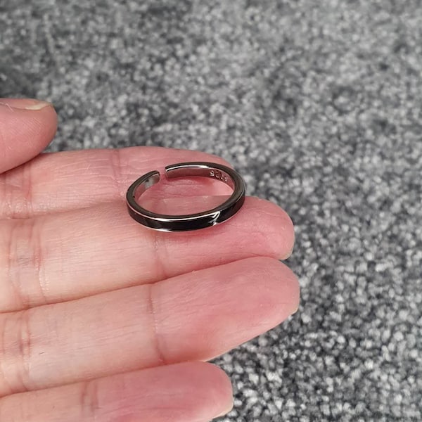 Eenvoudige zwarte verstelbare ring, S925 zilveren ring, minimalistische zwarte ring