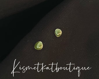 Petite Green Earrings - Delicate Minimalist Ear Studs, 4mm Tiny Stud earrings for Everyday Wear, Tiny Emerald Earrings, Simple Stud Earrings