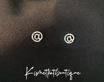 Shape-Inspired Delicate Stud Earrings - Minimalist Everyday Earrings