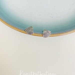 Vintage Look Silver Shell Shape Stud Earrings, Ocean Earrings, Shell Earrings, Sea Shell Earrings, Statement Stud Earrings for Beach Lovers