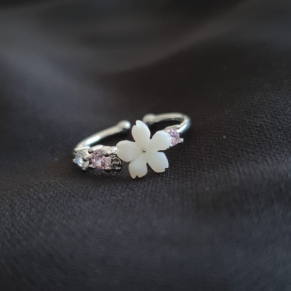 Bague ajustable Cherry Blossom - Bijoux floraux artisanaux pour elle