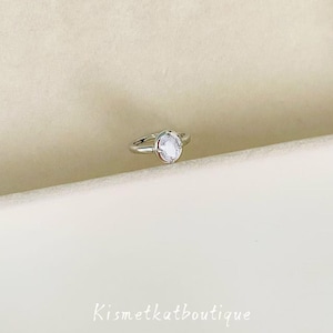 Oval zirkonring, försilvrad minimalistisk solitär, 8 x 5 mm ellipssten, unik pekfingerring, justerbar storlek