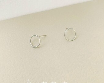 Geometric Silver Circle Stud Earrings, Minimalist Round Earrings, Dia 1cm Circle Earrings, Gift for her, Simple Everyday Earrings Gift