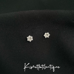 Everyday Wear Silver Snowflake Stud Earrings