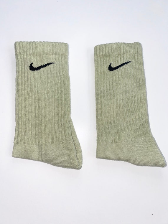 olive green nike socks