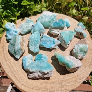 BLAU-PISTAZIEN-KARIBISCHER Aragonit, natürliche Rohkristalle