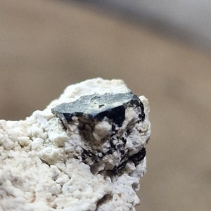 Mineral@ Rarity Bixbyite 3 x 3 cm Thomas Range Utah U.S.A.
