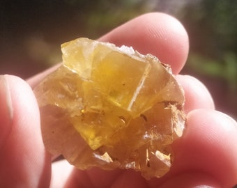 Orange/dark yellow cubic fluorite on matrix 20.10 gr Spain natural chakra crystal therapy minerals collection pendant pendant