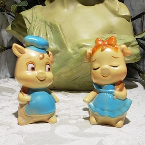 Vintage  Pig Salt and Pepper Shakers Retro Pigs Salt and Pepper Shakers Made in Hong Kong