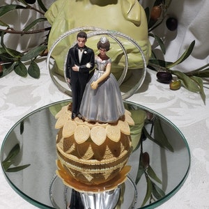 Classic Vintage Wilton Chicago Wedding Cake Topper - Vintage Wedding