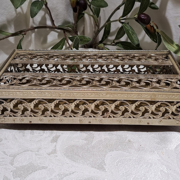 Vintage Midcentury Stylebuilt Accessories Filigree Floral And Scroll Design Footed Lidded Vanity Tissue Box Holder - Boudoir Accessories