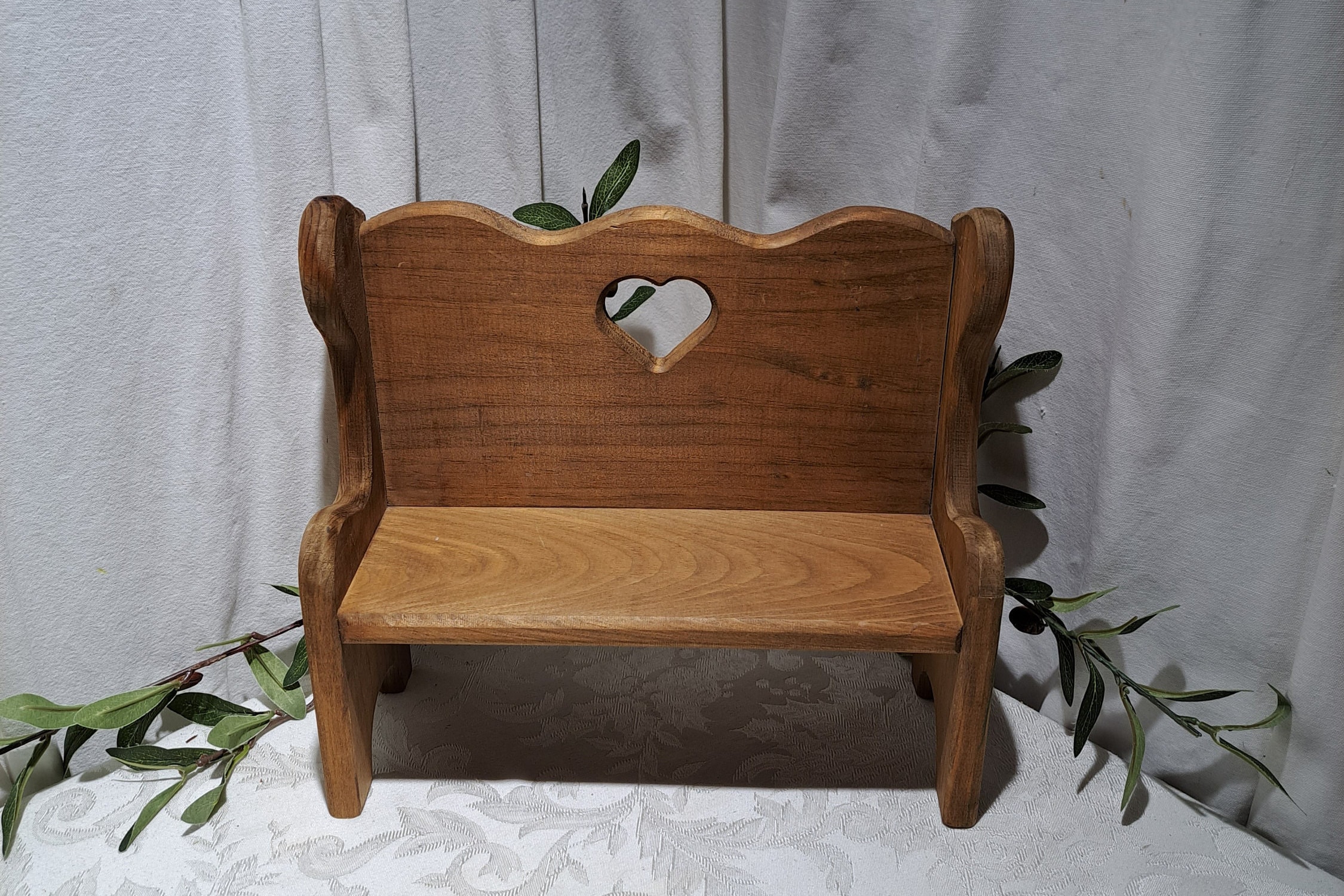 Super Cute Vintage Cut Out Heart Shaped and Bench Design Tabletop