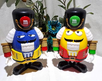 M&M Nutcracker Candy Dispenser ディスペンサー Amazon.com: m&m's Candy Dispenser - Nutcracker Sweet : Home