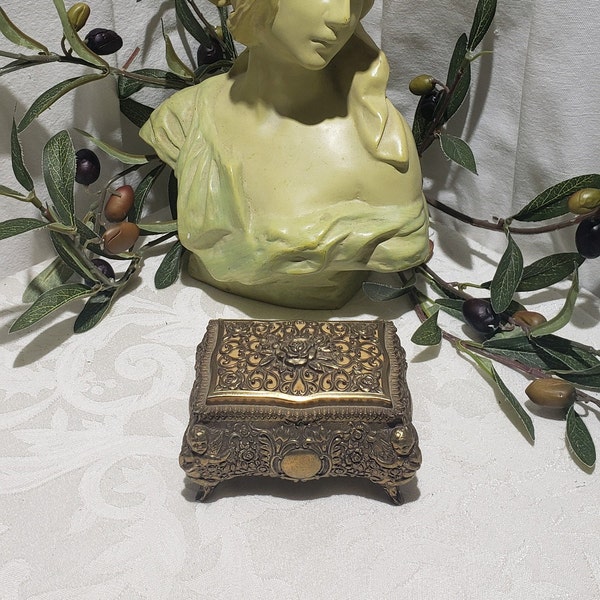 Beautiful Vintage Floral And Putti/Cherub/Angel Victorian Design Gilt Brass Footed Jewelry/Trinket/Dresser Box/Casket