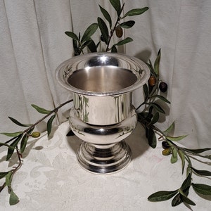 Beautiful Vintage Newport Gorham  YB 718 Silver-Plate Classic Ornate Rim Design Urn Champagne/Wine Pedestal Bucket - Wedding Décor