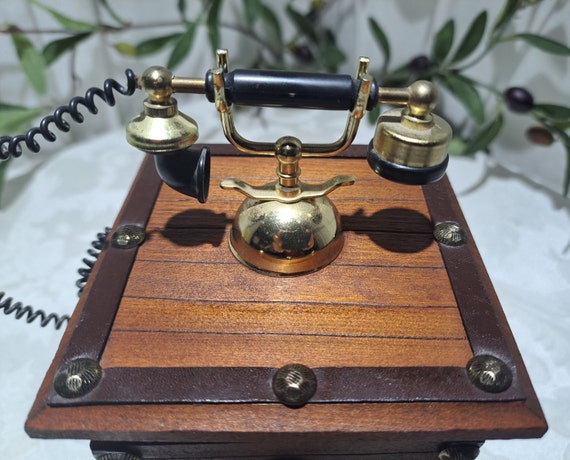 Vintage London Leather Antique Phone Design 3 Dra… - image 4