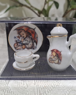 Vintage Reutter Porzellan Germany 3 Piece M.J. Hummel/goebel Girl