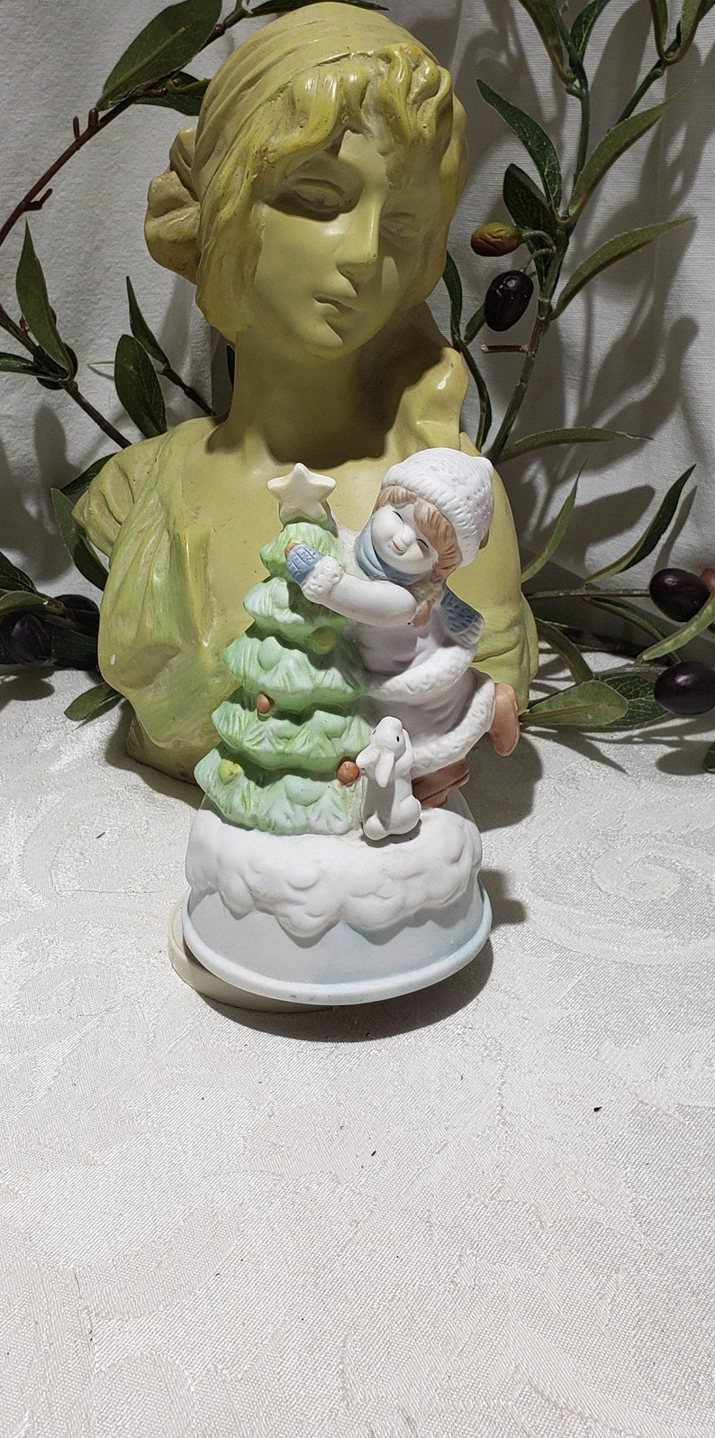 Plays White Christmas Vintage 1970/'s Interpur Girl With Bunny Rabbits Decorating Christmas Tree Ceramic Rotating Music Box Made In Taiwan