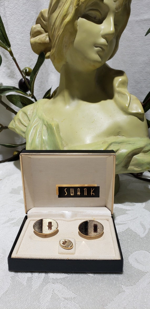 Vintage Swank Deluxe Set Of Cufflinks And Tie Clip